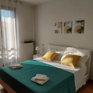 casa-rosanna-peschiera-del-garda.hotelinveneto.com/